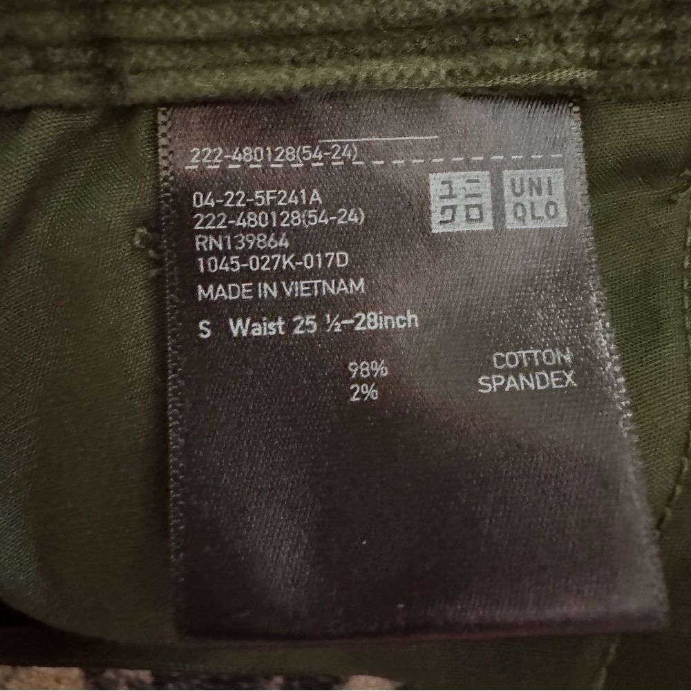 Uniqlo Corduroy Skirt Green Small worn once - Picture 4 of 6